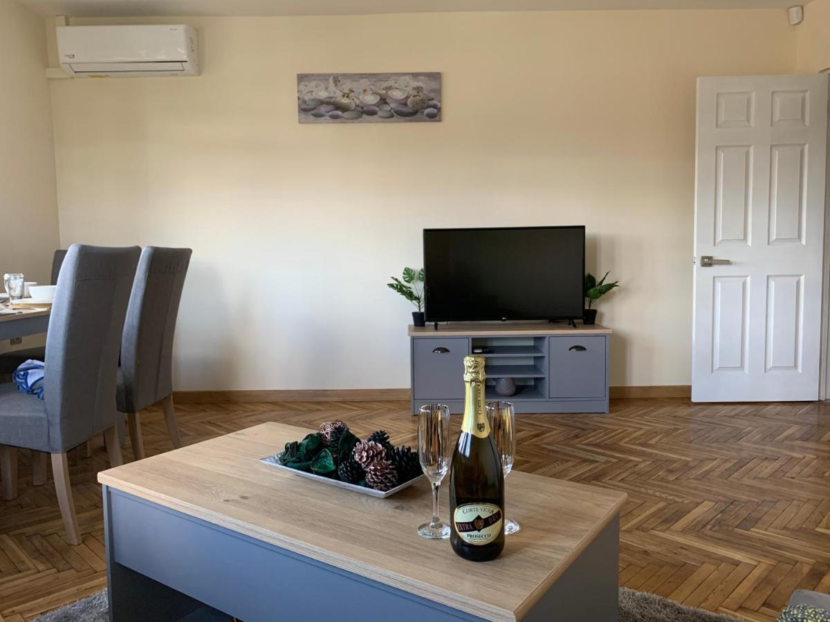 Apartment Zdravets, In The Heart Of The Old City Veliko Tŭrnovo Exterior photo