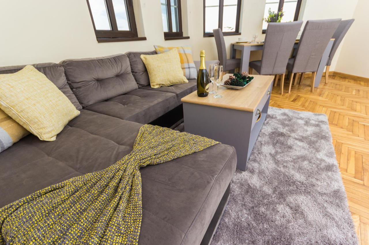 Apartment Zdravets, In The Heart Of The Old City Veliko Tŭrnovo Exterior photo