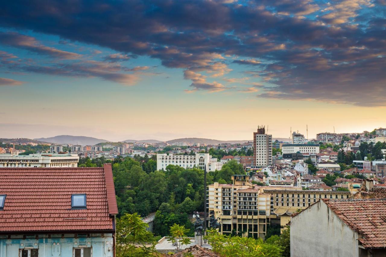 Apartment Zdravets, In The Heart Of The Old City Veliko Tŭrnovo Exterior photo
