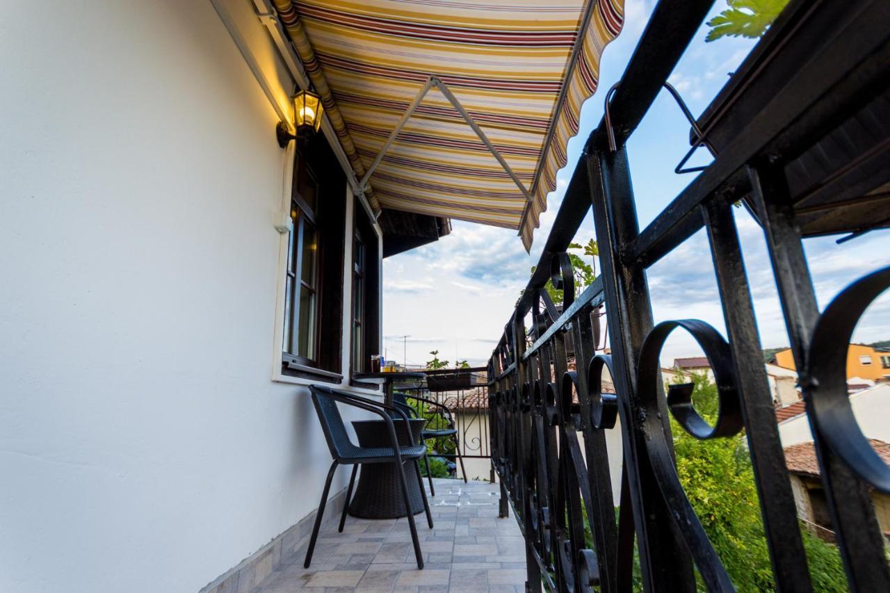 Apartment Zdravets, In The Heart Of The Old City Veliko Tŭrnovo Exterior photo