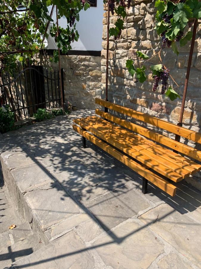 Apartment Zdravets, In The Heart Of The Old City Veliko Tŭrnovo Exterior photo