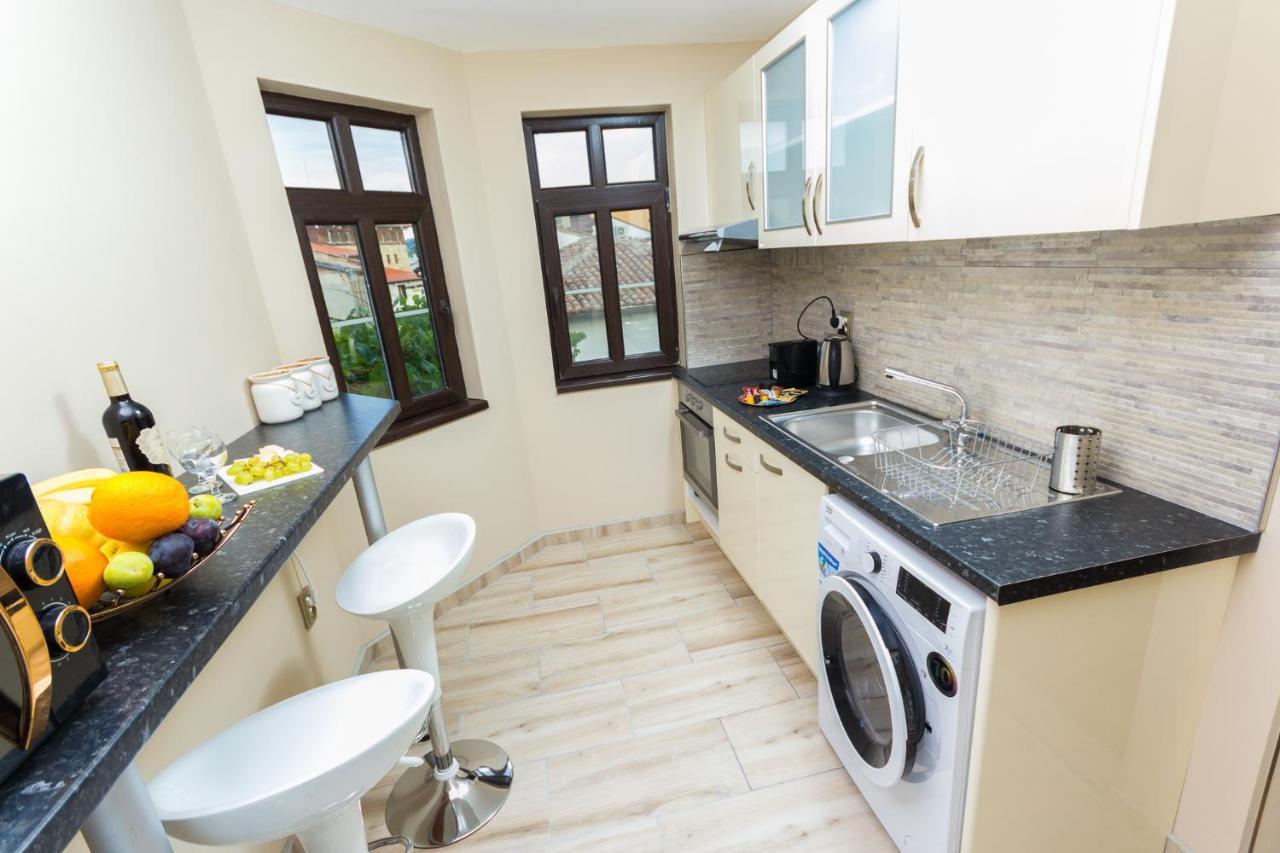 Apartment Zdravets, In The Heart Of The Old City Veliko Tŭrnovo Exterior photo