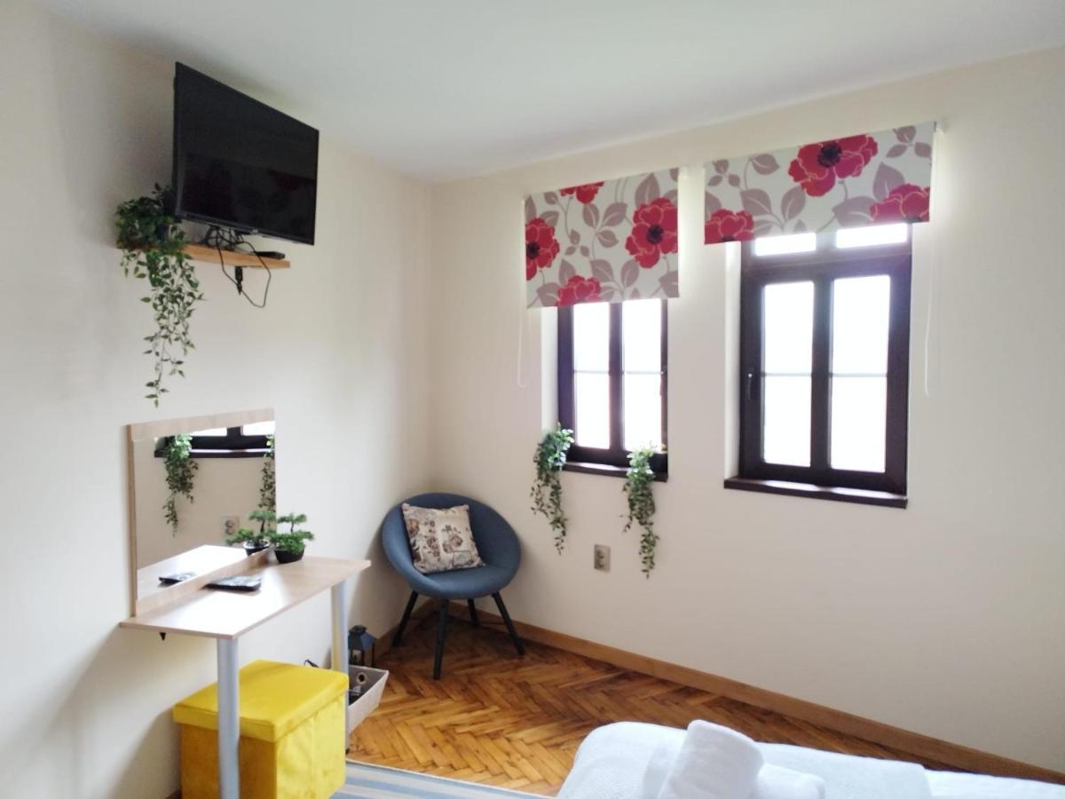 Apartment Zdravets, In The Heart Of The Old City Veliko Tŭrnovo Exterior photo